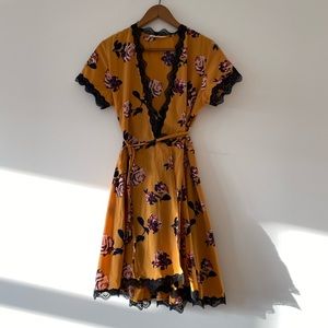 Honey Punch, Yellow Floral Dress, Medium